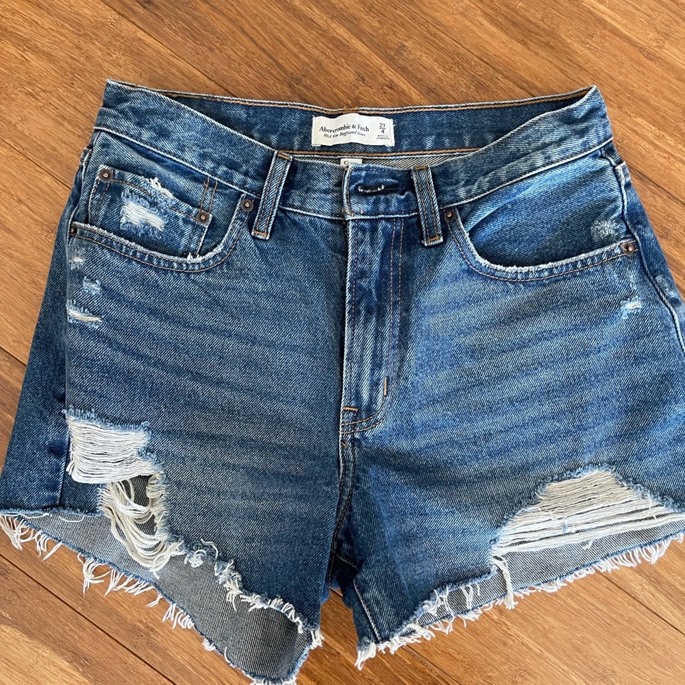 Barely worn denim short